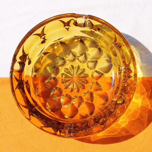Amber Fairfield Ashtray - Picture 2 of 5